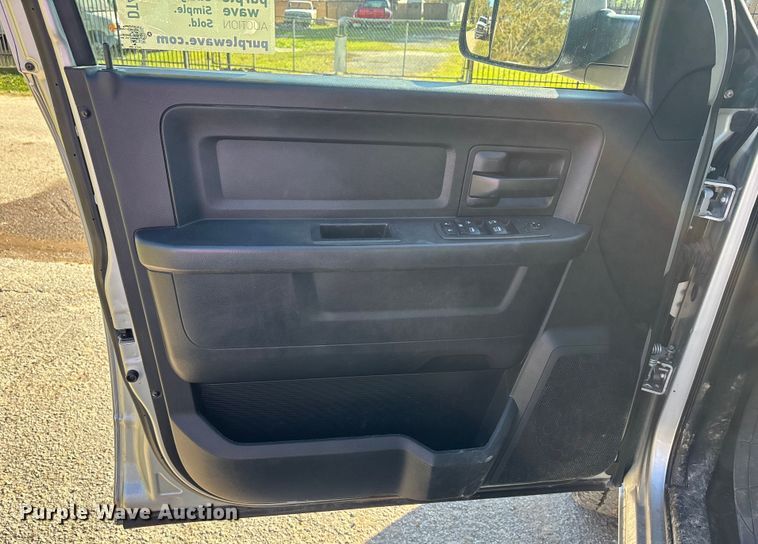 image for item DT4984 2017 RAM 2500HD Crew Cab pickup truck