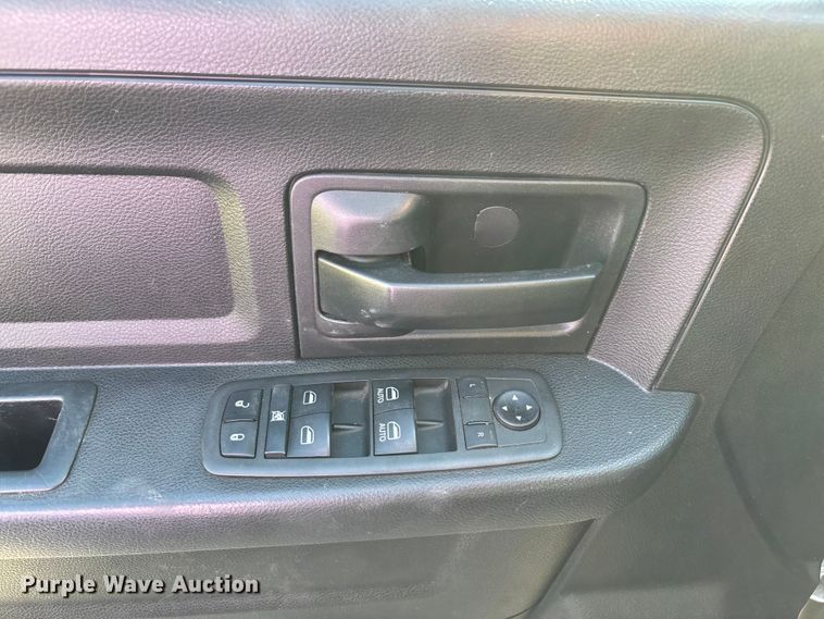 image for item DT4984 2017 RAM 2500HD Crew Cab pickup truck