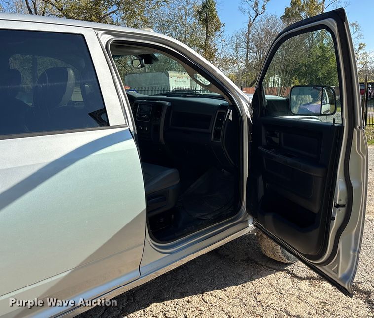 image for item DT4984 2017 RAM 2500HD Crew Cab pickup truck