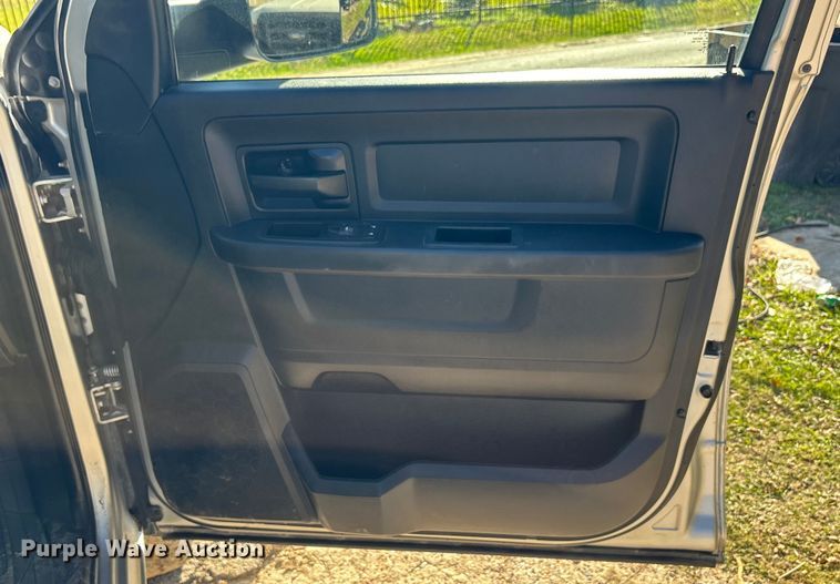 image for item DT4984 2017 RAM 2500HD Crew Cab pickup truck