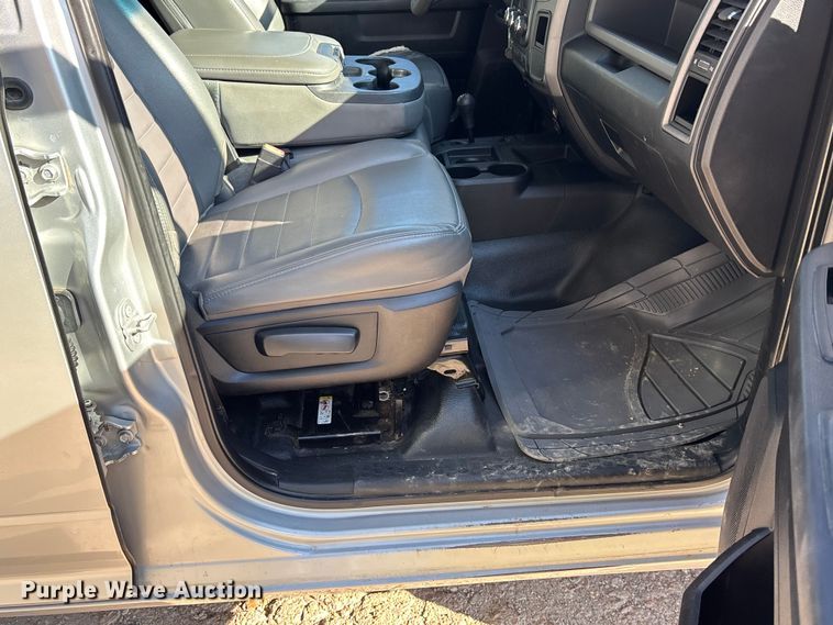 image for item DT4984 2017 RAM 2500HD Crew Cab pickup truck