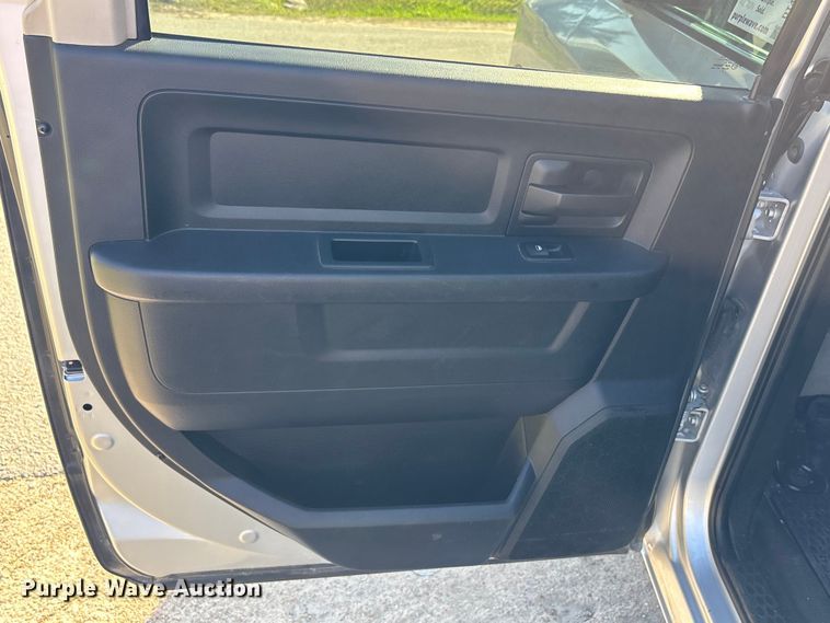 image for item DT4984 2017 RAM 2500HD Crew Cab pickup truck