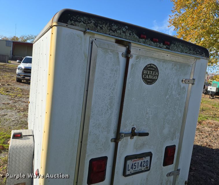 image for item DT5389 1996 Wells Cargo TW101 enclosed cargo trailer