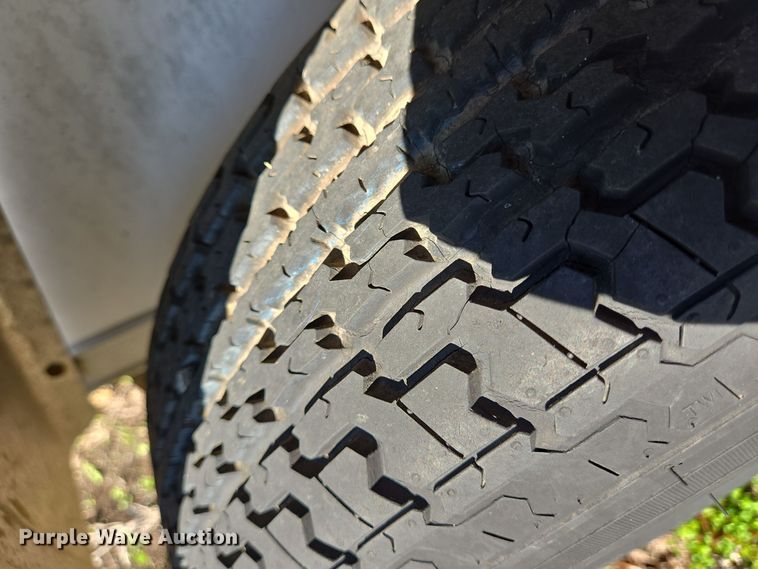 image for item DT5389 1996 Wells Cargo TW101 enclosed cargo trailer