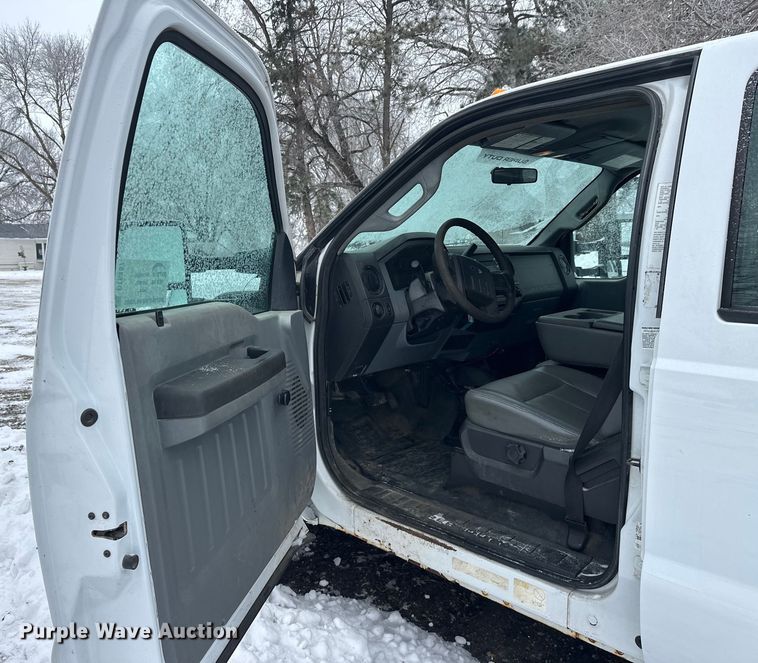 image for item DT6457 2012 Ford F450 Crew Cab flatbed truck