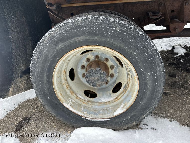 image for item DT6457 2012 Ford F450 Crew Cab flatbed truck