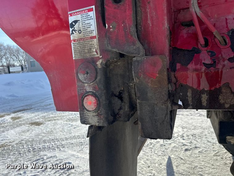 image for item DT6458 2005 Peterbilt 320 refuse truck