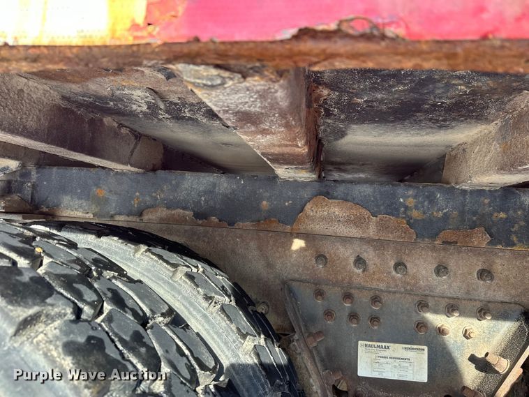 image for item DT6458 2005 Peterbilt 320 refuse truck