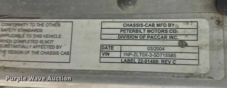 image for item DT6458 2005 Peterbilt 320 refuse truck