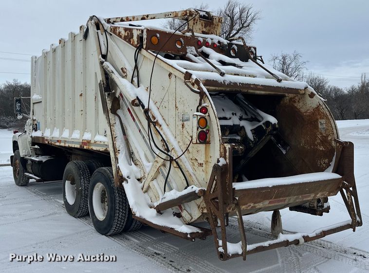 image for item DT6459 1995 Ford LNT8000 refuse truck