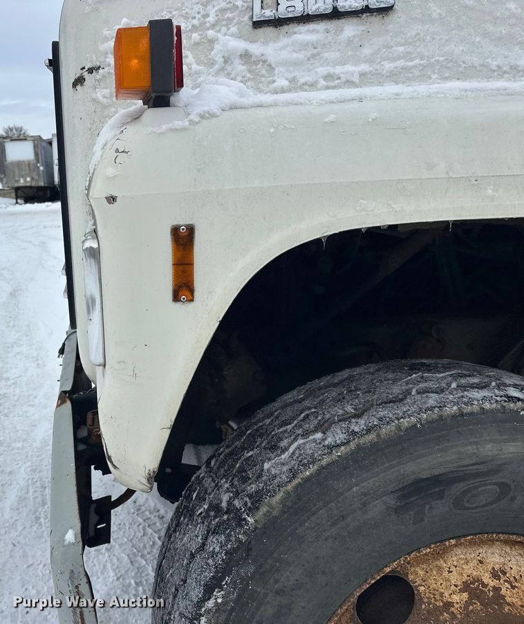 image for item DT6459 1995 Ford LNT8000 refuse truck