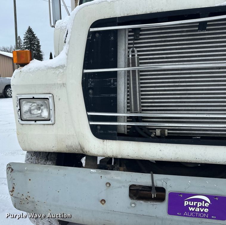 image for item DT6459 1995 Ford LNT8000 refuse truck