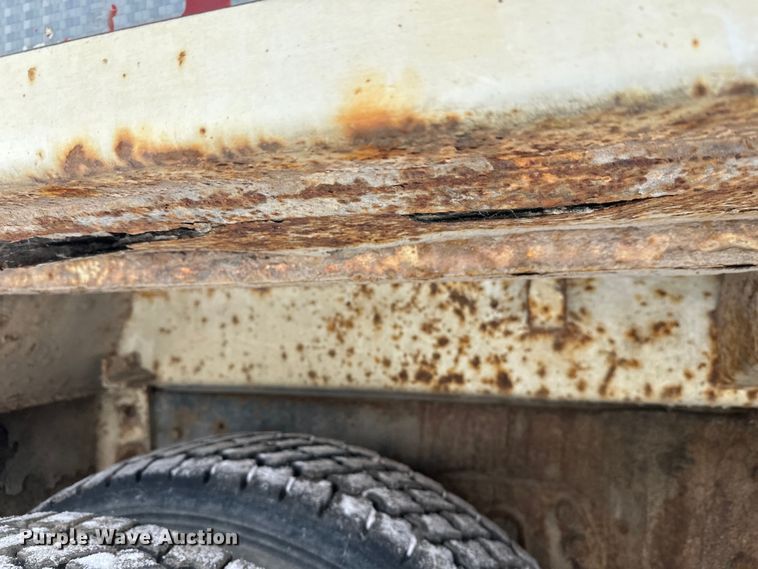 image for item DT6459 1995 Ford LNT8000 refuse truck