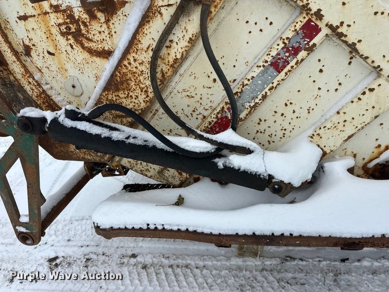 image for item DT6459 1995 Ford LNT8000 refuse truck