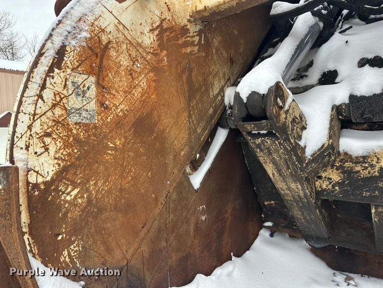 image for item DT6459 1995 Ford LNT8000 refuse truck