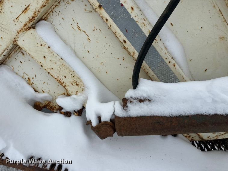 image for item DT6459 1995 Ford LNT8000 refuse truck