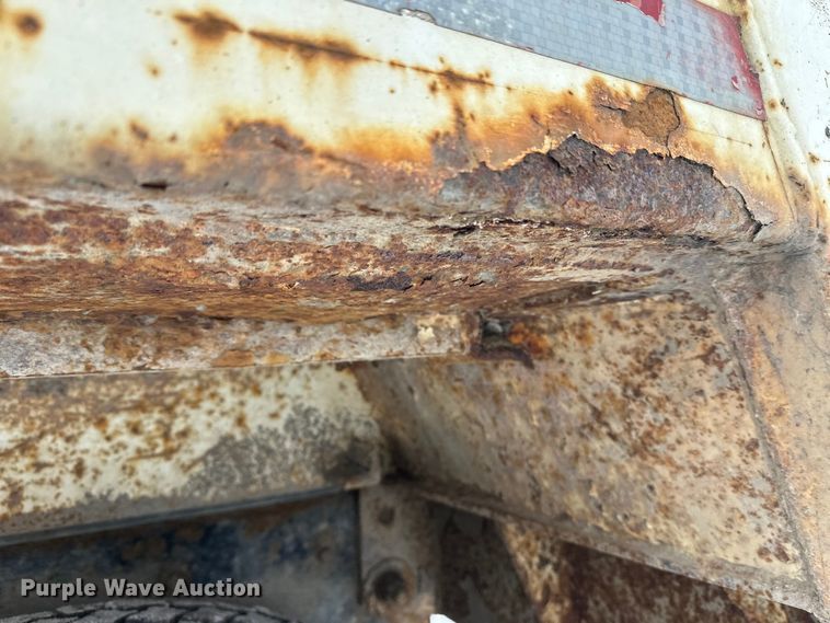 image for item DT6459 1995 Ford LNT8000 refuse truck