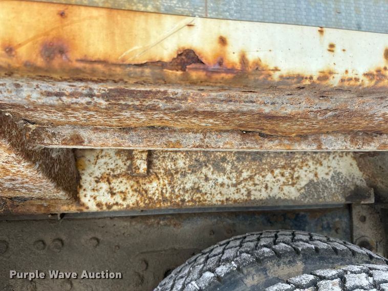 image for item DT6459 1995 Ford LNT8000 refuse truck