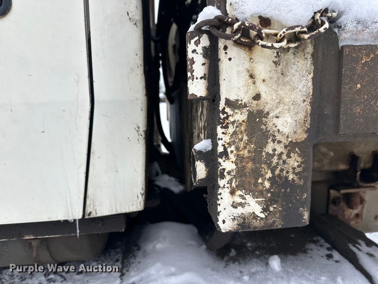 image for item DT6459 1995 Ford LNT8000 refuse truck