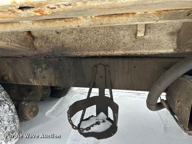 image for item DT6459 1995 Ford LNT8000 refuse truck