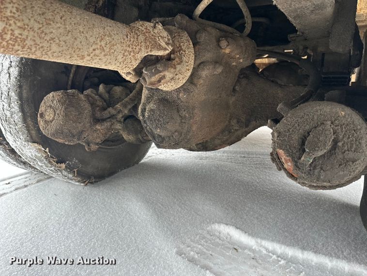 image for item DT6459 1995 Ford LNT8000 refuse truck