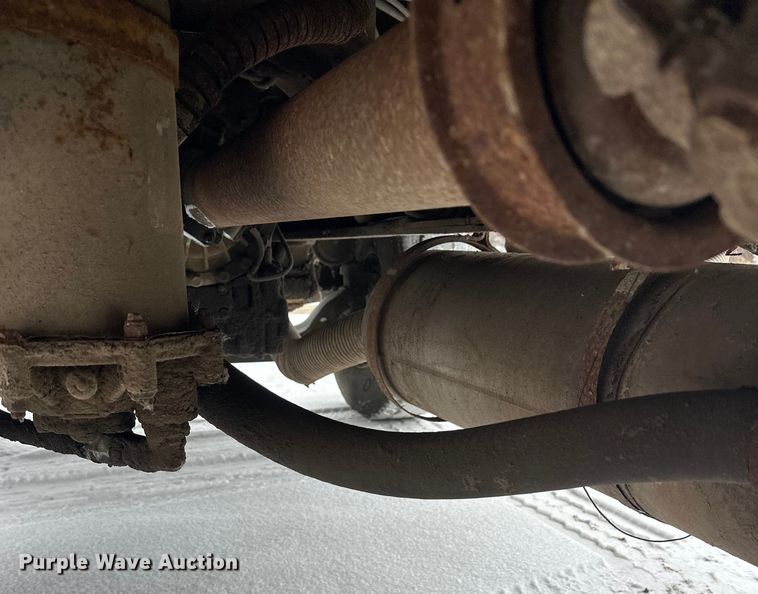 image for item DT6459 1995 Ford LNT8000 refuse truck