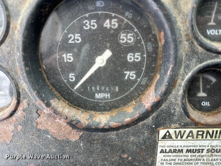 image for item DT6459 1995 Ford LNT8000 refuse truck