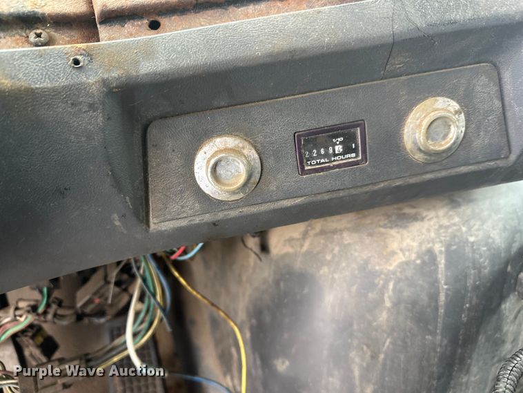 image for item DT6459 1995 Ford LNT8000 refuse truck