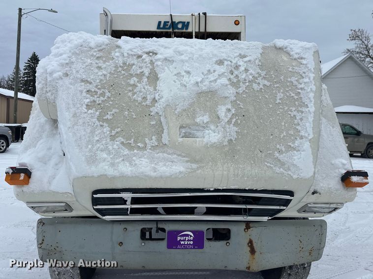 image for item DT6459 1995 Ford LNT8000 refuse truck