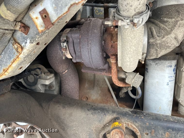 image for item DT6459 1995 Ford LNT8000 refuse truck