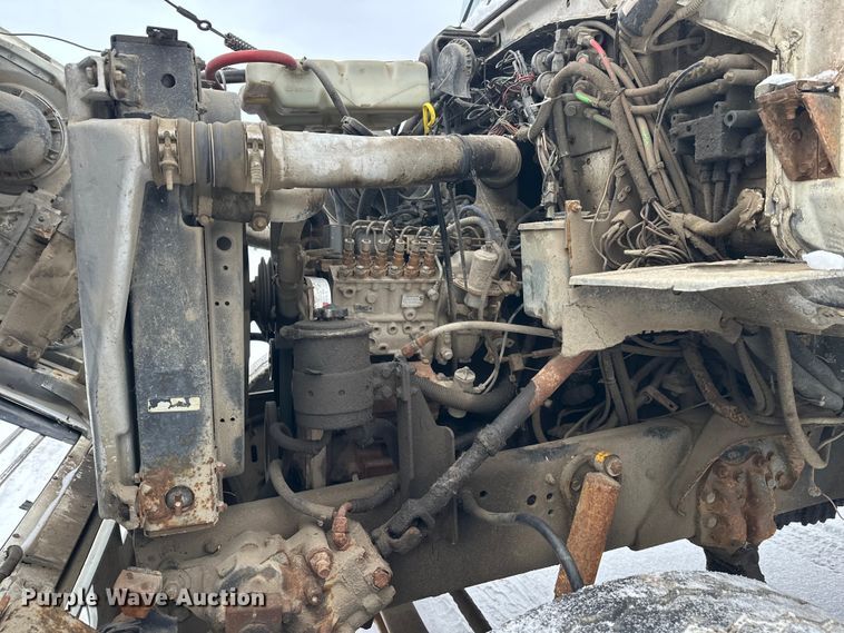 image for item DT6459 1995 Ford LNT8000 refuse truck