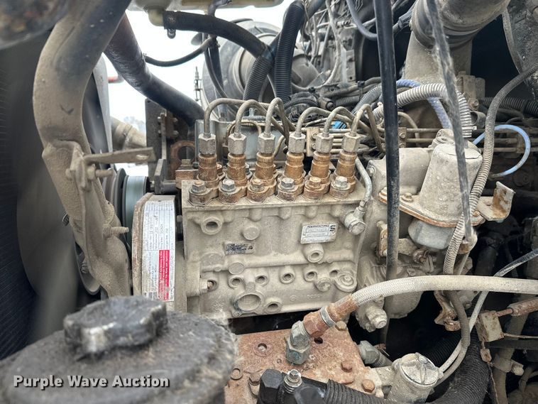 image for item DT6459 1995 Ford LNT8000 refuse truck