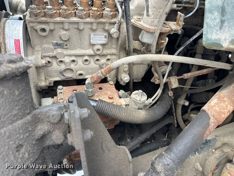 image for item DT6459 1995 Ford LNT8000 refuse truck