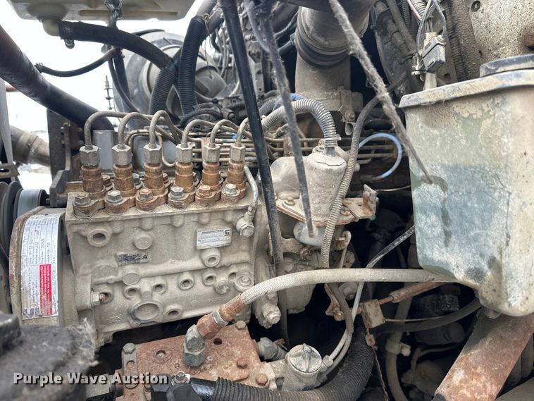 image for item DT6459 1995 Ford LNT8000 refuse truck