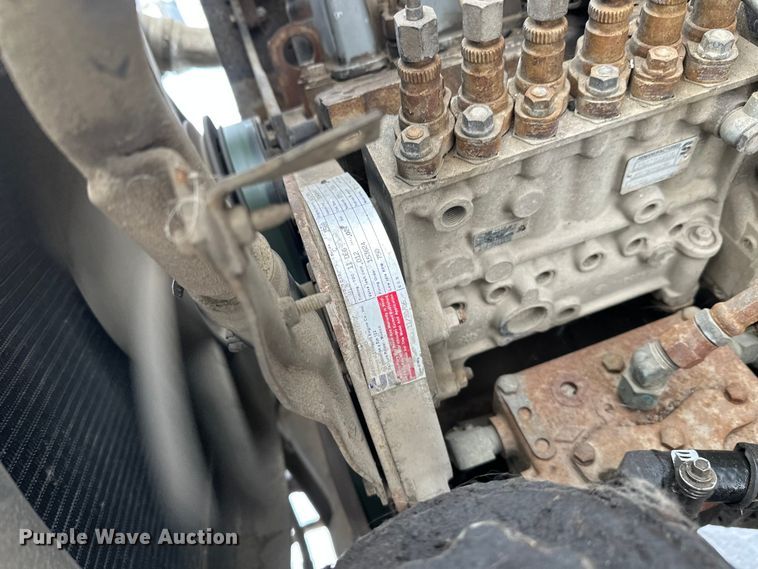 image for item DT6459 1995 Ford LNT8000 refuse truck