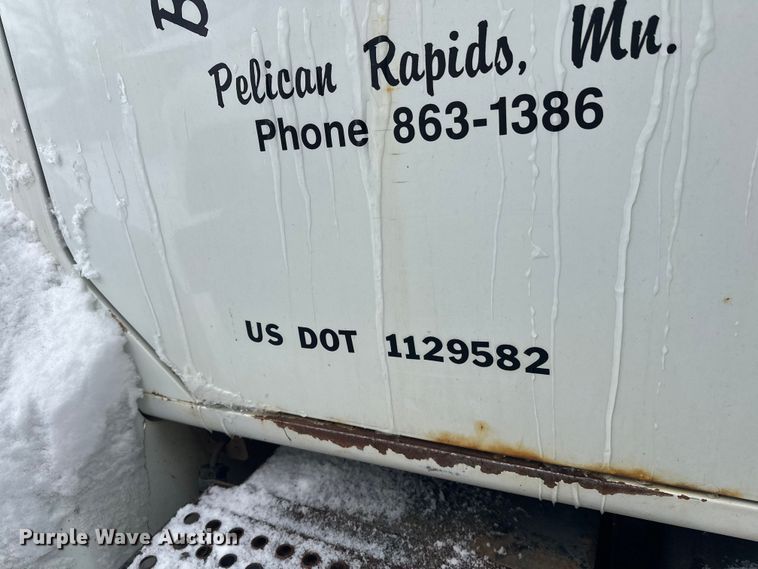 image for item DT6460 1997 International 4900 refuse truck