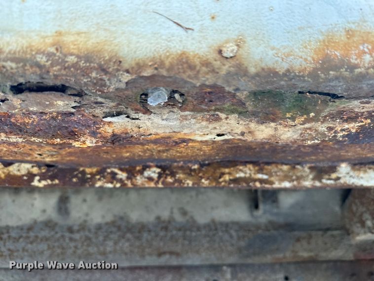 image for item DT6460 1997 International 4900 refuse truck