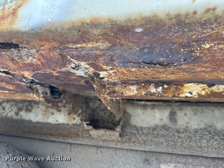 image for item DT6460 1997 International 4900 refuse truck