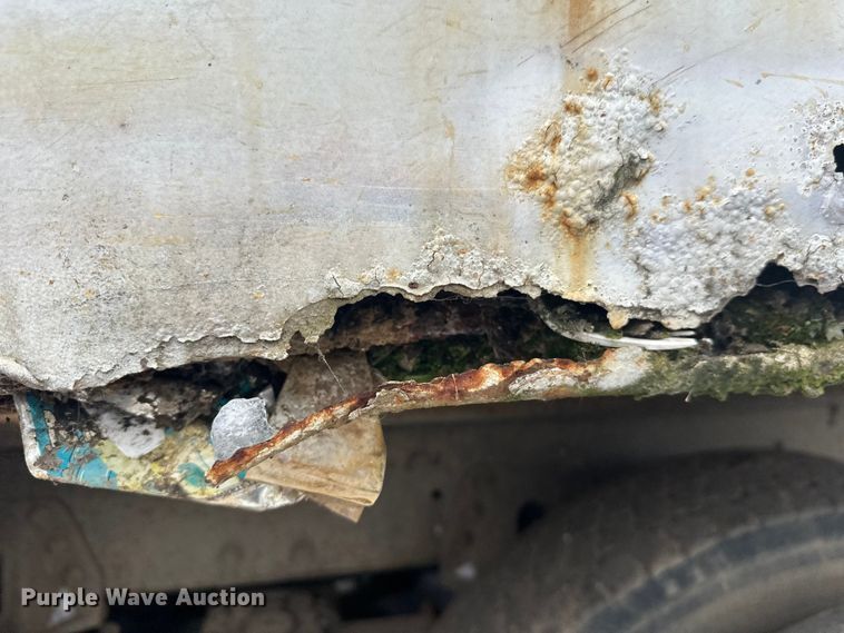 image for item DT6460 1997 International 4900 refuse truck