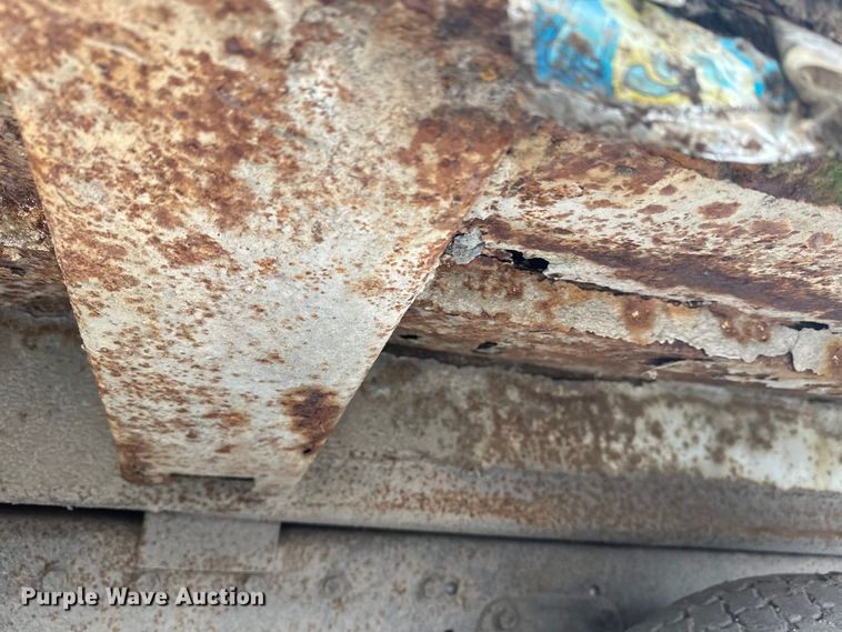 image for item DT6460 1997 International 4900 refuse truck