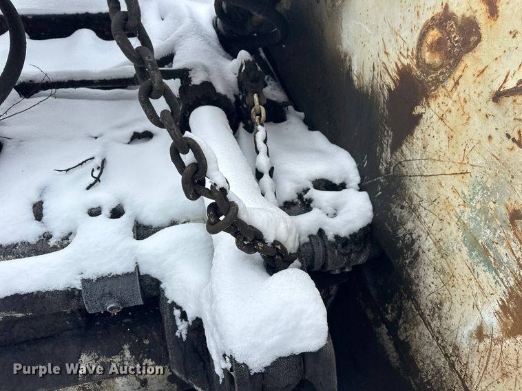 image for item DT6460 1997 International 4900 refuse truck