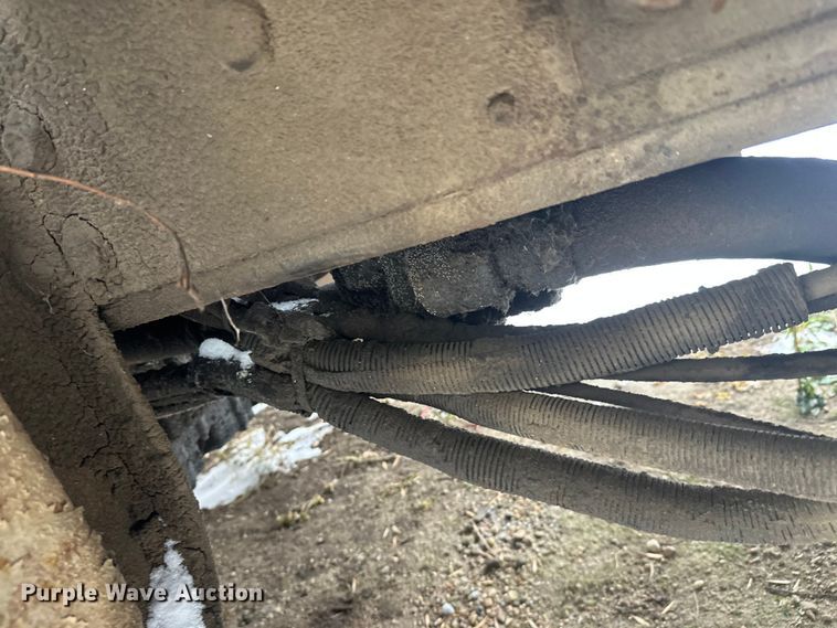 image for item DT6460 1997 International 4900 refuse truck