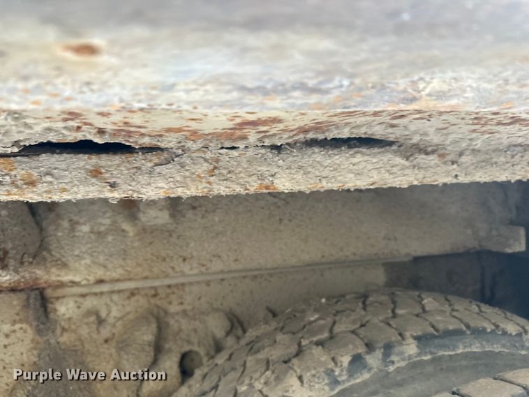 image for item DT6460 1997 International 4900 refuse truck