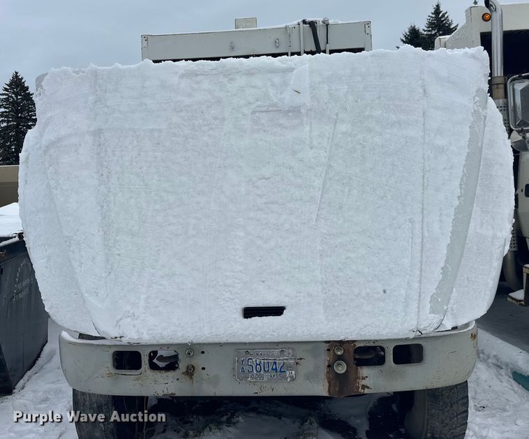 image for item DT6460 1997 International 4900 refuse truck