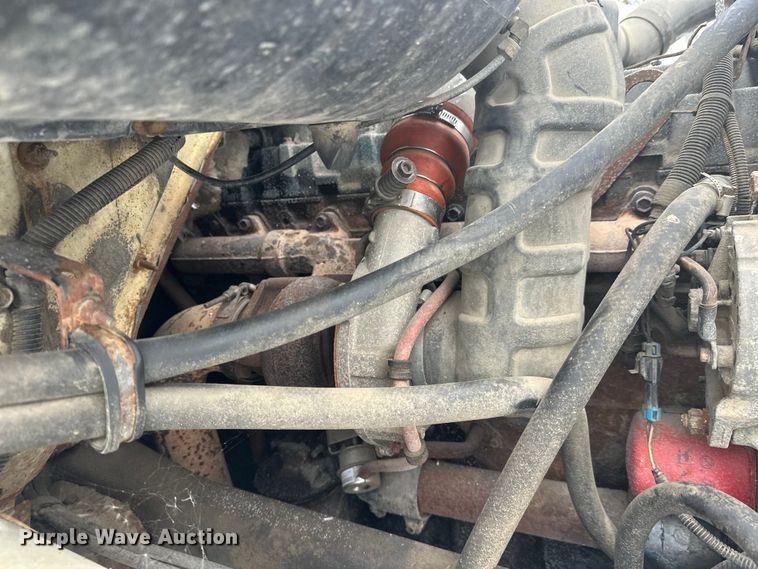 image for item DT6460 1997 International 4900 refuse truck