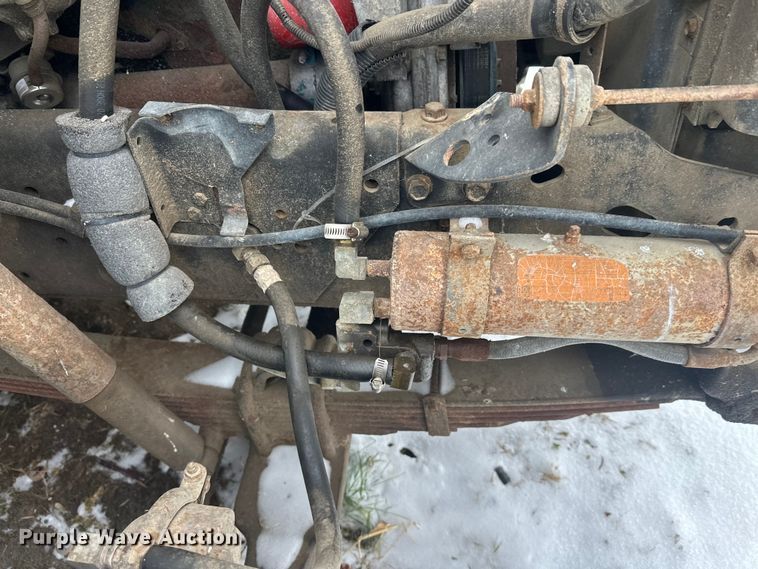 image for item DT6460 1997 International 4900 refuse truck