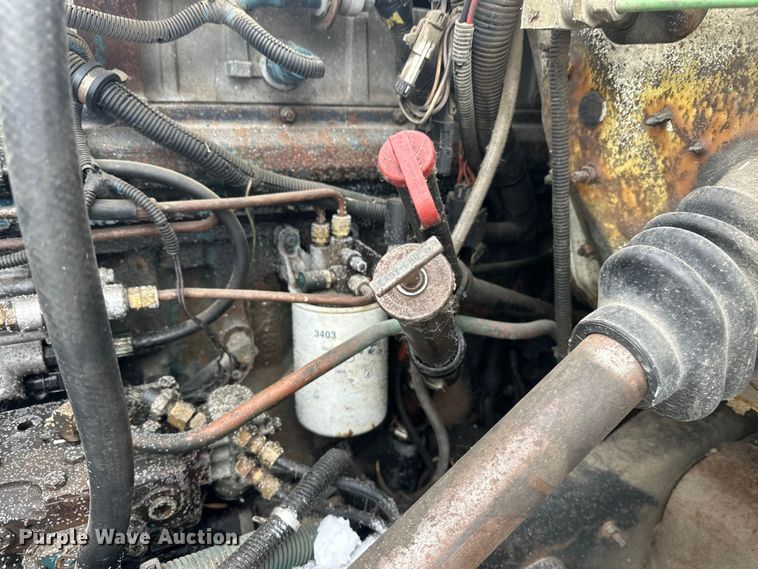 image for item DT6460 1997 International 4900 refuse truck