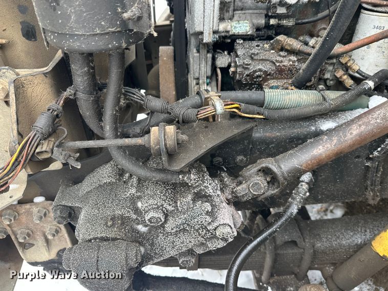 image for item DT6460 1997 International 4900 refuse truck