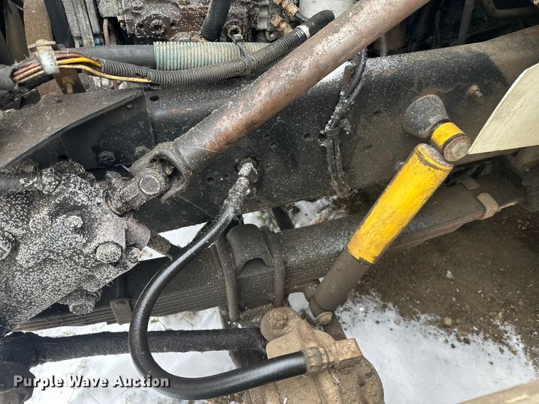 image for item DT6460 1997 International 4900 refuse truck