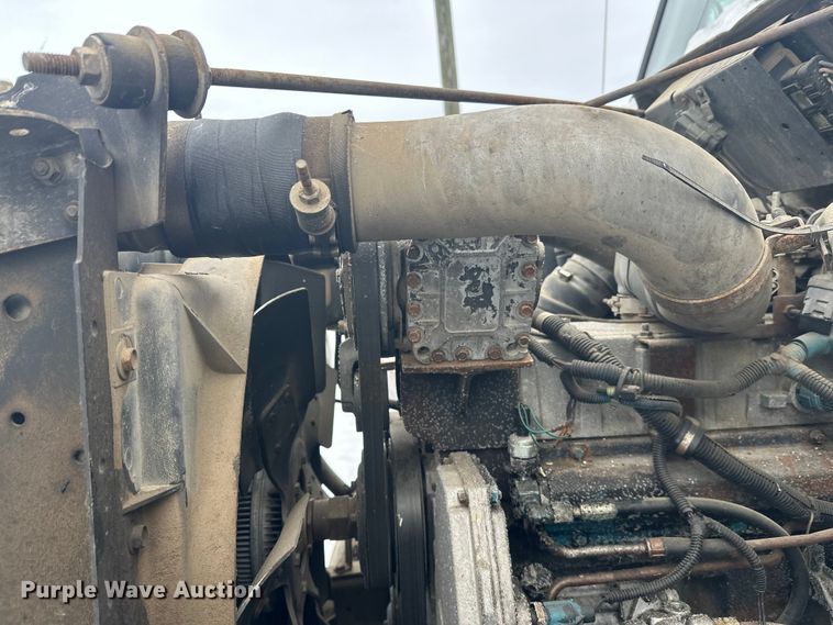 image for item DT6460 1997 International 4900 refuse truck